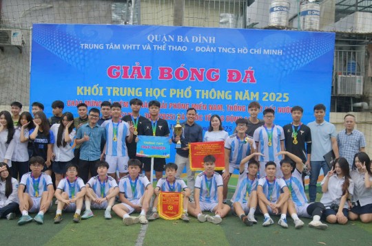 Chiến thắng thuyết phục tại chung kết Giải bóng đá THPT quận Ba Đình: Vinh quang gọi tên Thực nghiệm KHGD